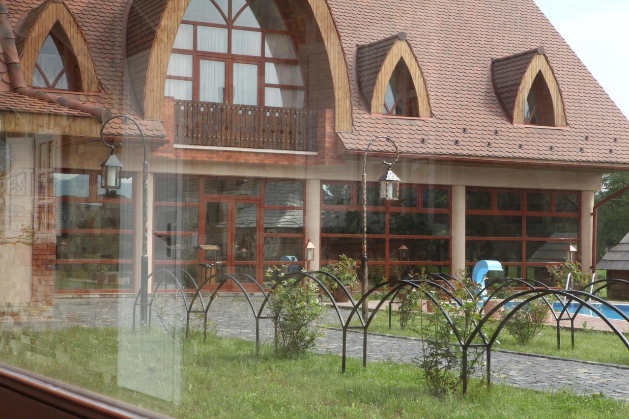 Publo Spa Hotel Vyshkove Exterior foto